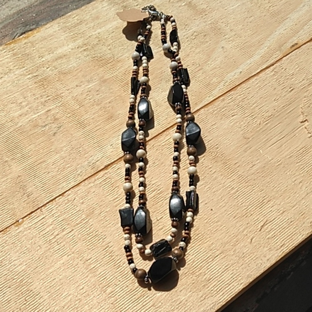 Black and tan beaded necklace
